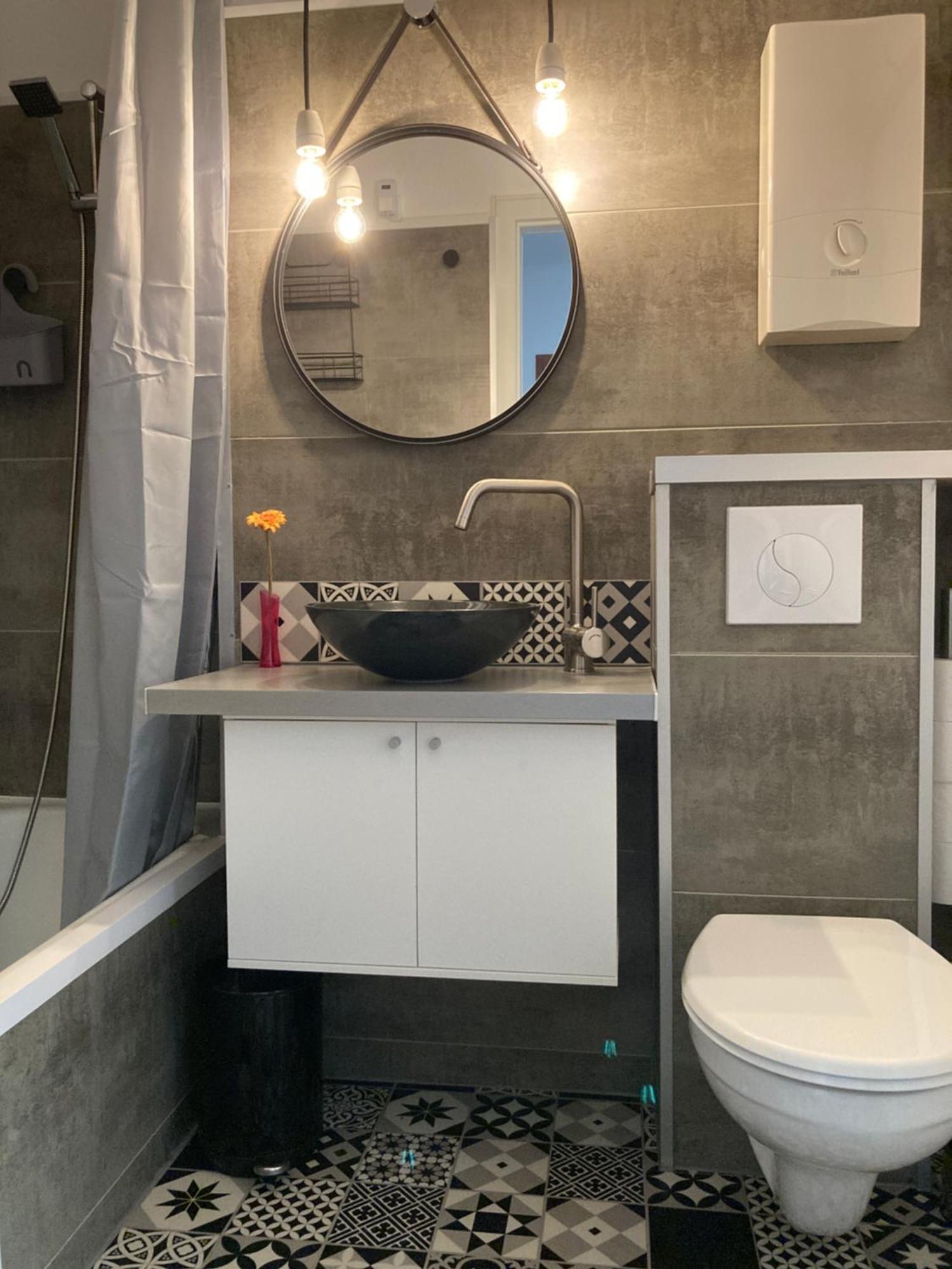 סארברוקן Living At Saarpartments -Adultsonly- 2 Bedrooms, Kitchen - Business & Holiday Apartments For Long- And Short Term Stay, 3 Min To Train Station, Secure E-Bike Parking! מראה חיצוני תמונה